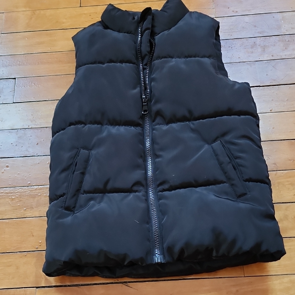 Boys Black Puffer Vest Size 4